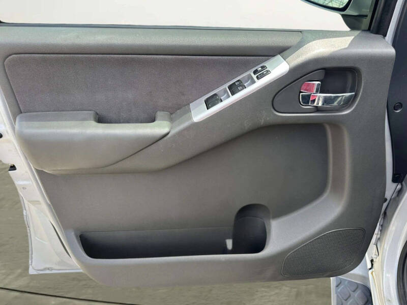2012 Nissan Pathfinder Silver Edition