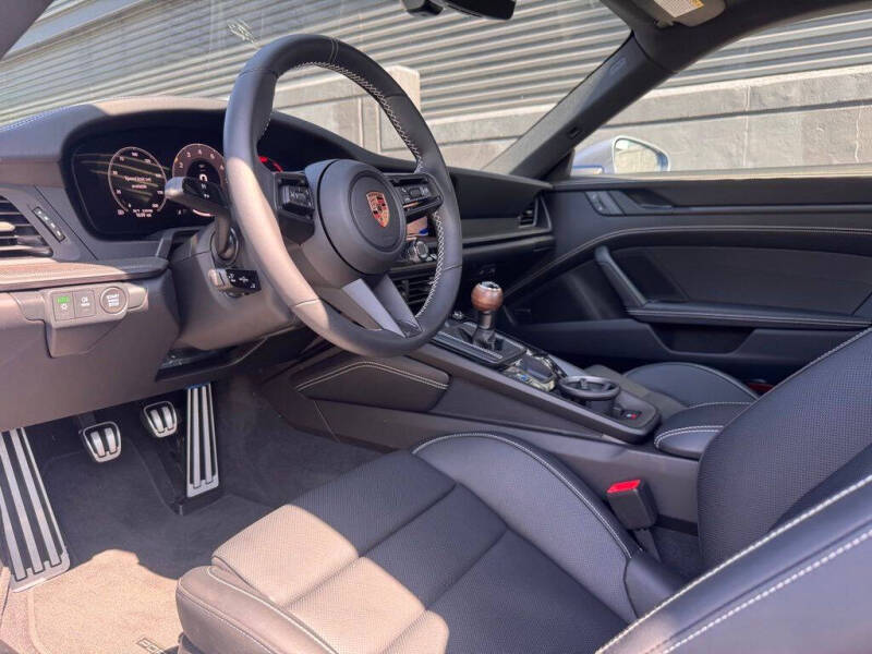 2025 Porsche 911 Carrera T