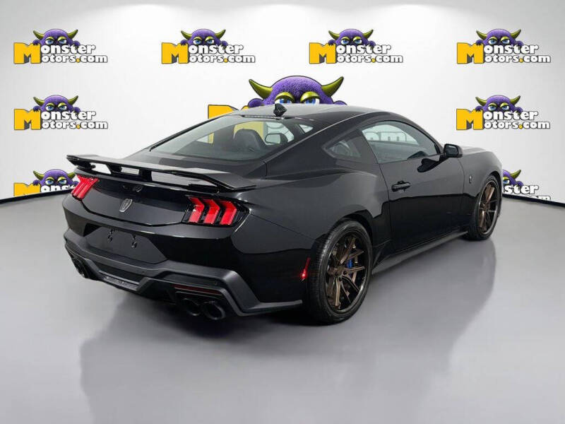 2025 Ford Mustang Dark Horse