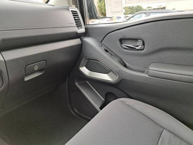 2024 Nissan Frontier SV