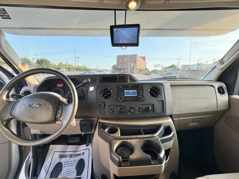 2011 Ford E-Series E-450 SD