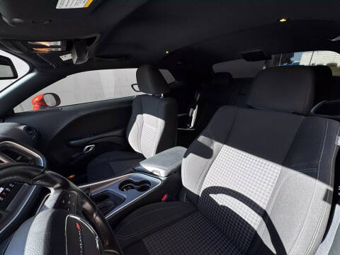 2021 Dodge Challenger SXT