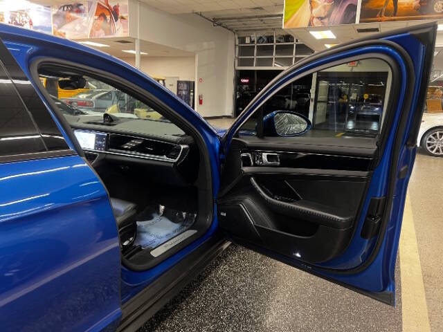 2017 Porsche Panamera 4