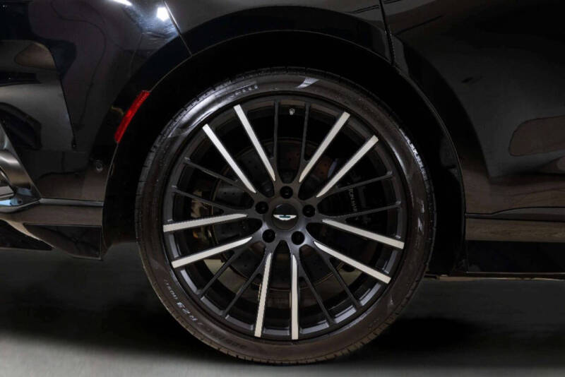 2025 Aston Martin DBX 707