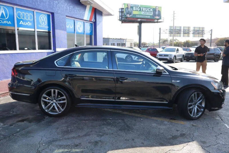 2017 Volkswagen Passat 1.8T R-Line