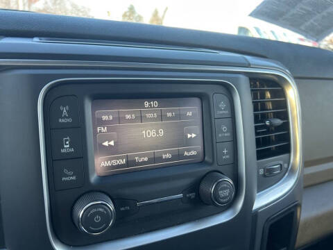 2024 RAM 1500 Classic SLT