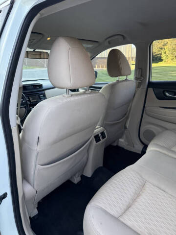 2017 Nissan Rogue SV