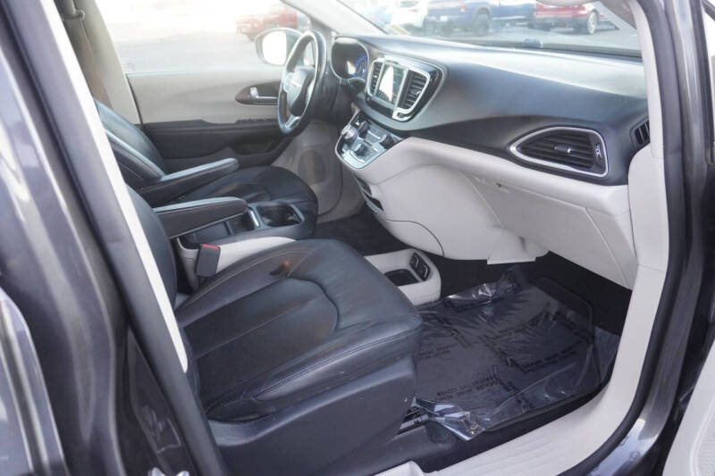 2018 Chrysler Pacifica Touring L
