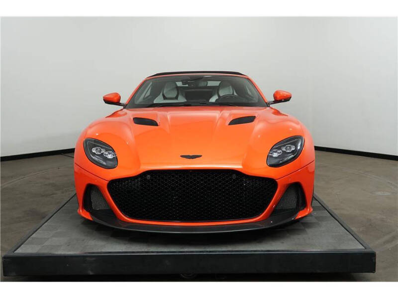 2022 Aston Martin DBS Superleggera