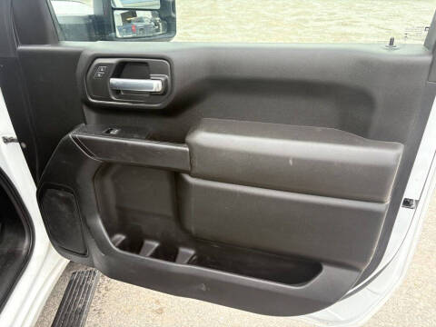 2022 Chevrolet 3500HD Regular Cab 4x4