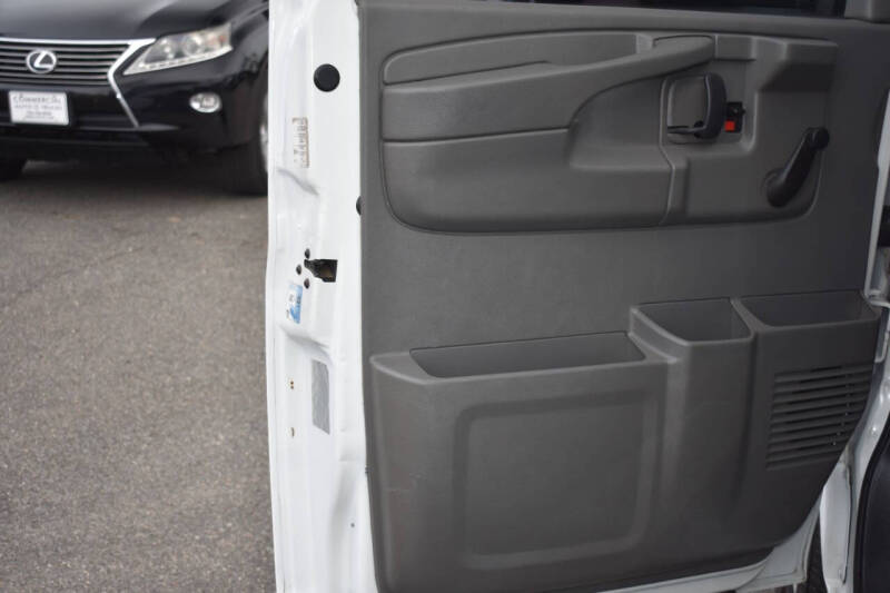 2013 Chevrolet Express Cargo Work Van photo 9