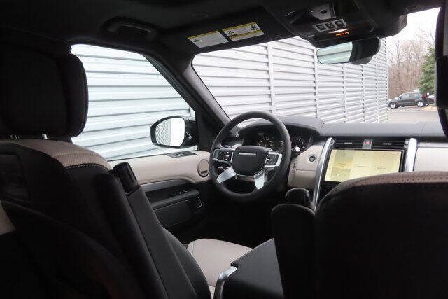 2024 Land Rover Discovery P360 Dynamic SE