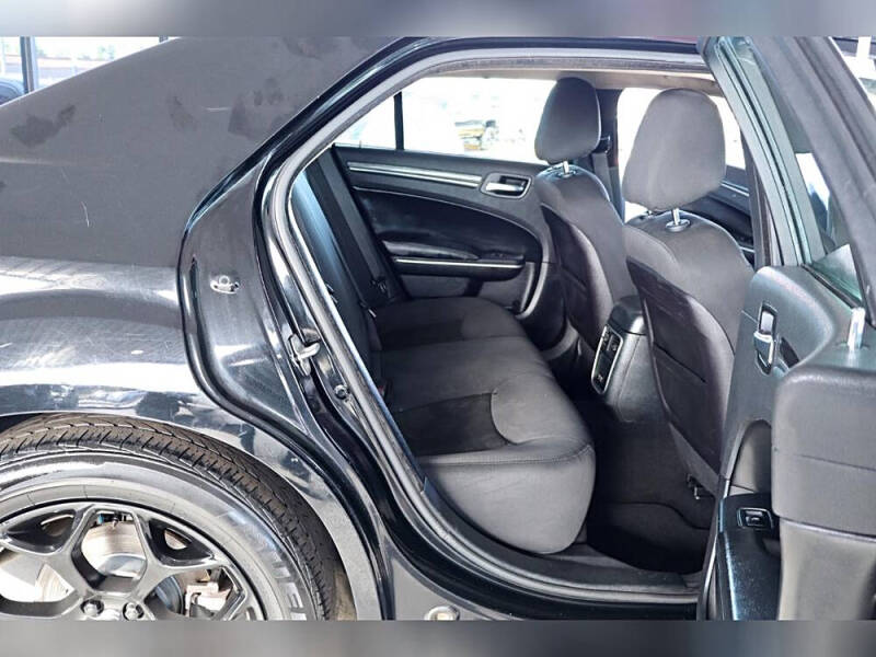 2019 Chrysler 300