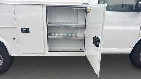 2025 Chevrolet Express 3500