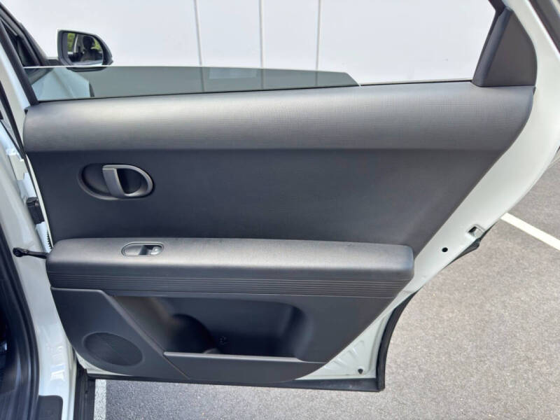 2025 Hyundai Ioniq 5 SE Standard Range