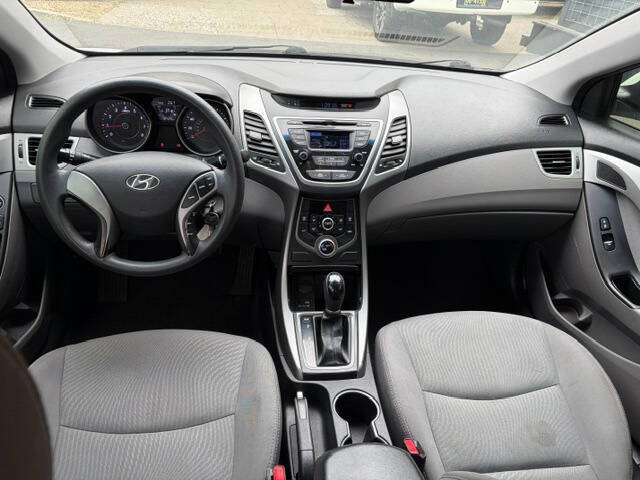 2014 Hyundai Elantra SE
