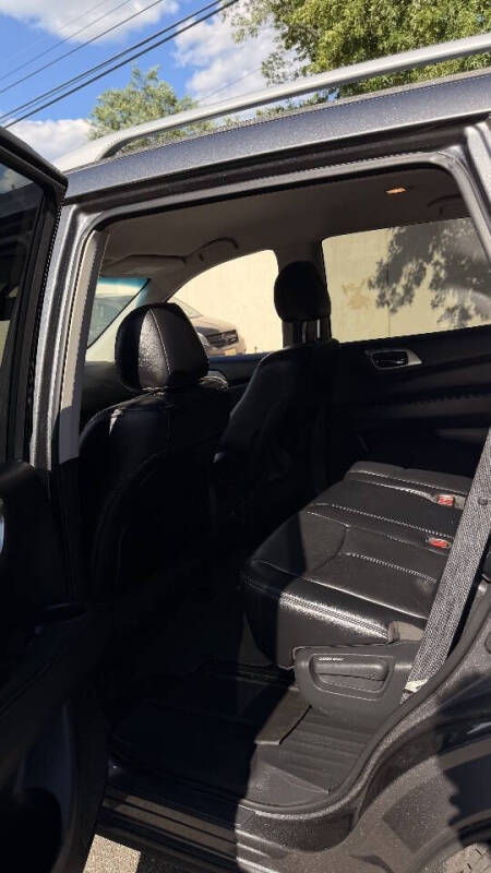 2019 Nissan Pathfinder SL