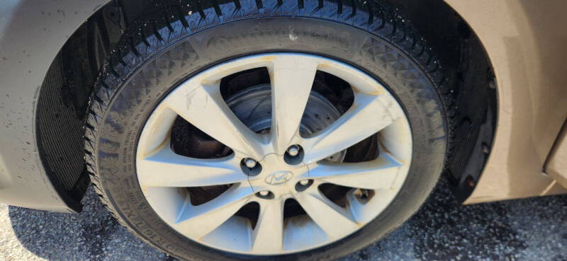 2013 Hyundai Accent SE