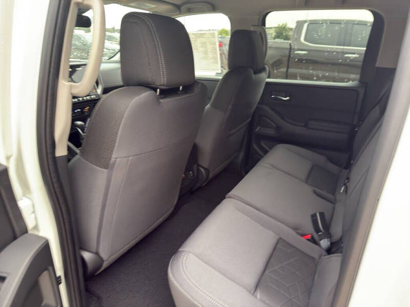 2025 Nissan Frontier SV