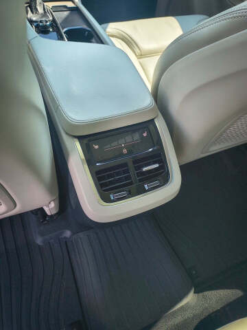 2022 Volvo XC90 T6 Inscription 7-Passenger