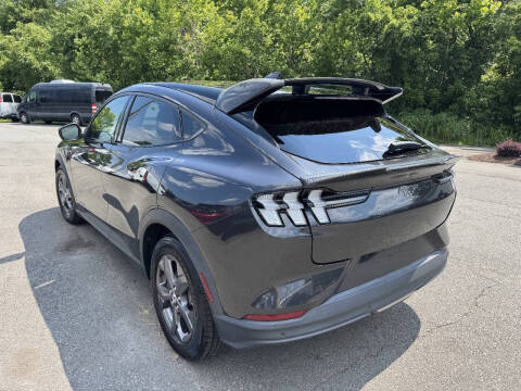 2022 Ford Mustang Mach-E Select