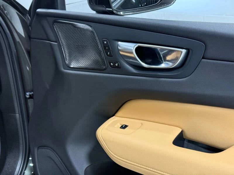 2021 Volvo XC60 Recharge T8 Inscription