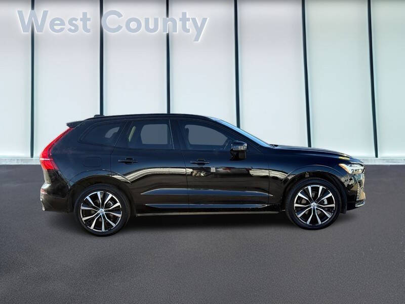 2023 Volvo XC60 B5 Plus Dark Theme