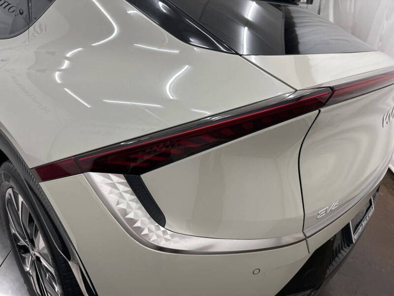 2022 Kia EV6 Wind
