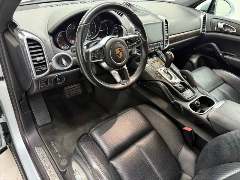 2018 Porsche Cayenne Platinum Edition