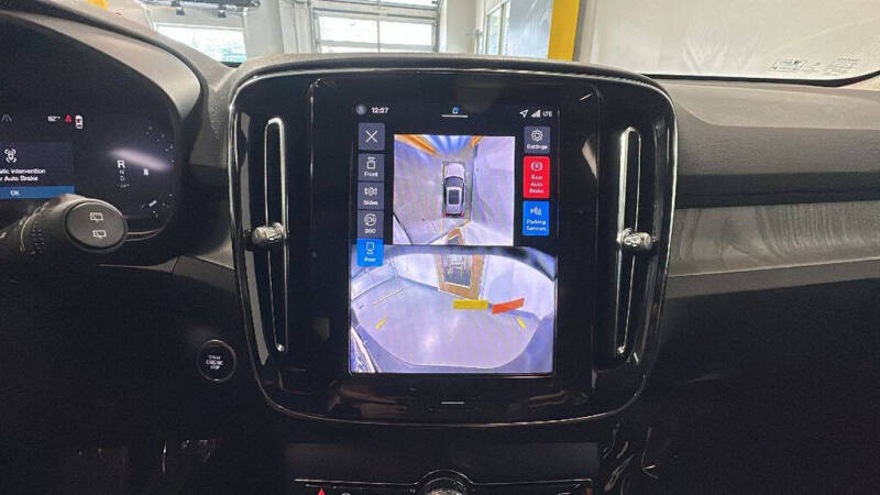 2026 Volvo XC40 B5 Plus