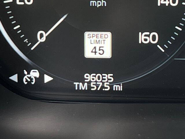 2019 Volvo XC60 T5 Momentum