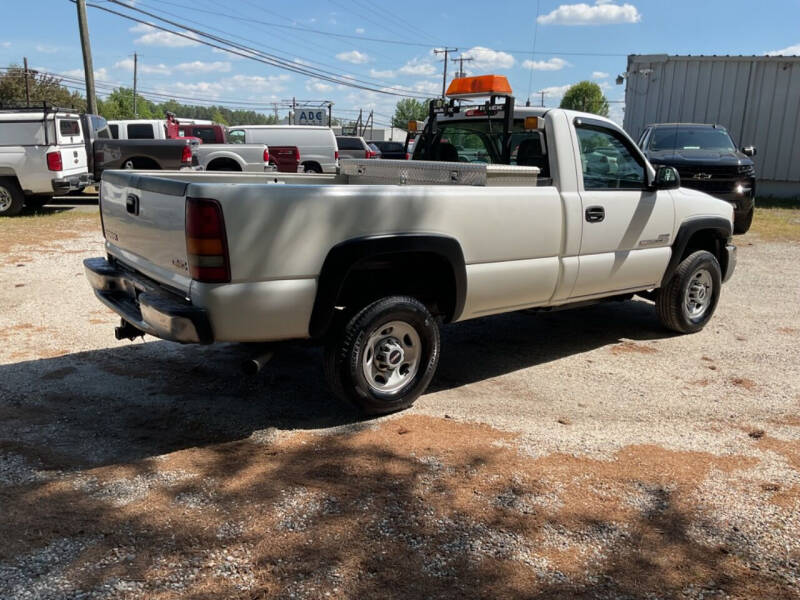 2006 GMC Sierra 2500HD Work Truck photo 8