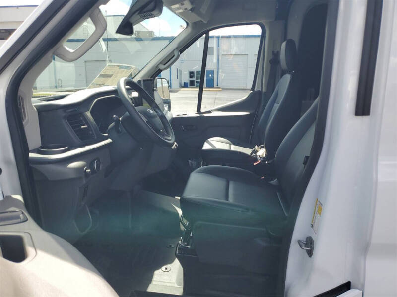 2025 Ford E-Transit 350