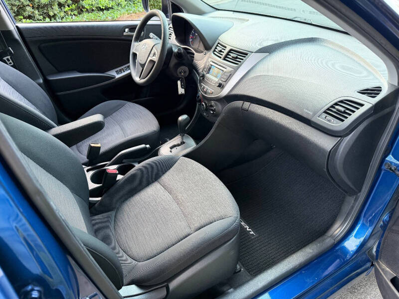 2017 Hyundai Accent SE