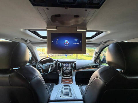 2018 Cadillac Escalade ESV Luxury