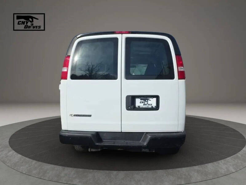 2022 Chevrolet Express 3500