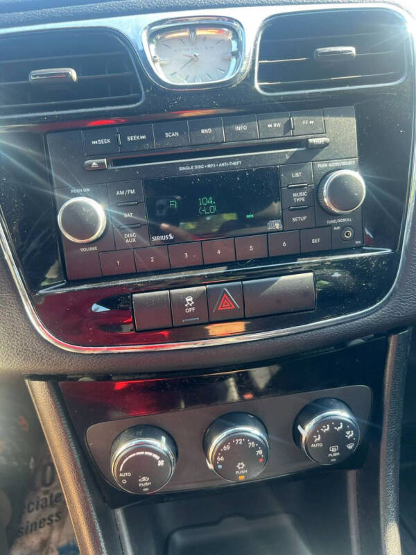 2012 Chrysler 200 Touring