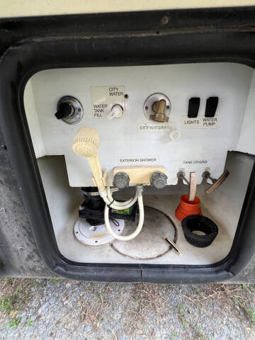 2000 Winnebago Adventurer