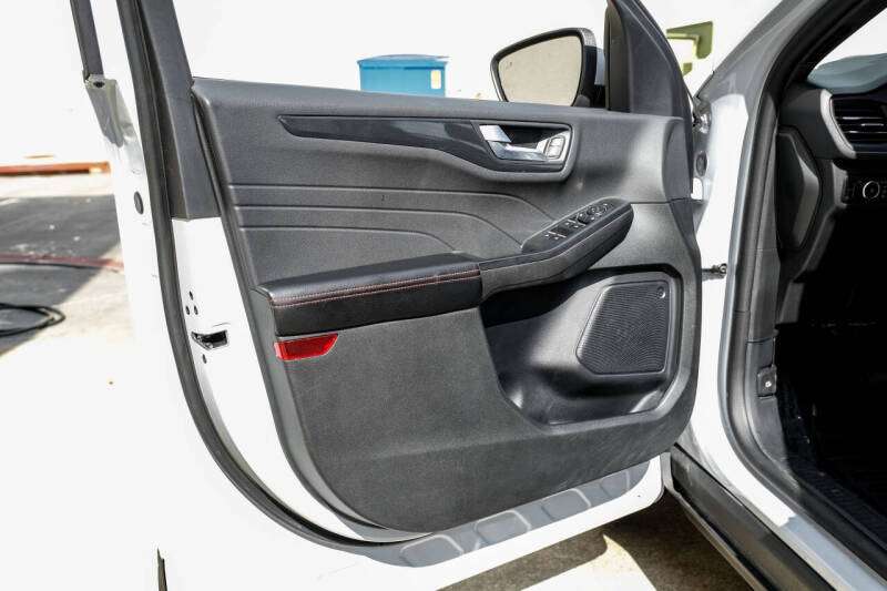 2025 Ford Escape ST-Line Select