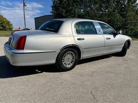 2001 Lincoln Town Car Cartier L