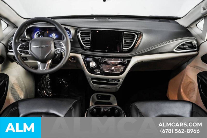 2024 Chrysler Pacifica Plug-In Hybrid Select