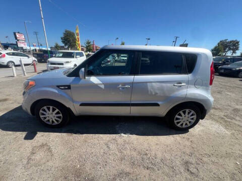 2013 Kia Soul for sale at LR AUTO INC in Santa Ana CA