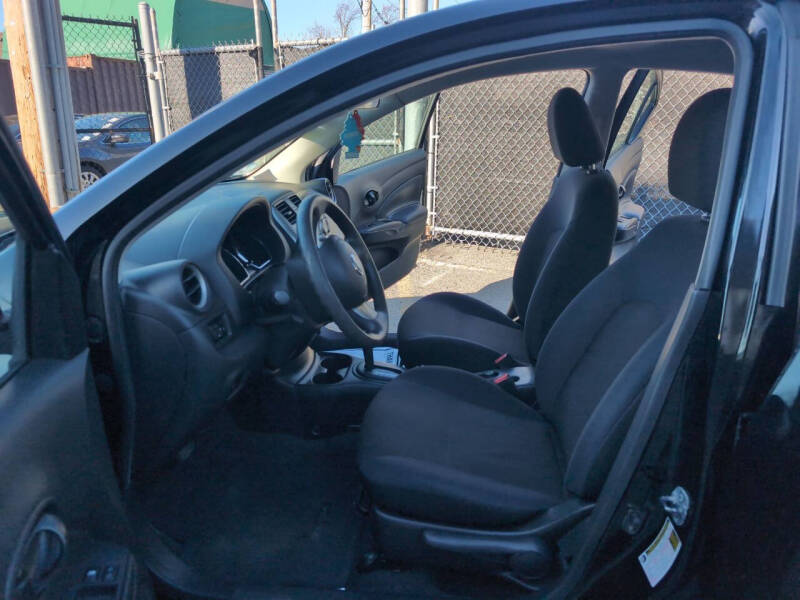 2012 Nissan Versa 1.6 SV