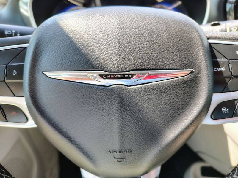 2022 Chrysler Pacifica Touring L