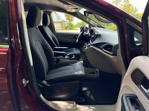 2017 Chrysler Pacifica Touring-L