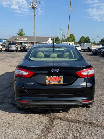 2016 Ford Fusion SE