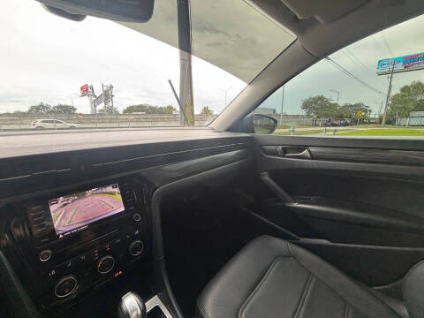 2020 Volkswagen Passat R-Line