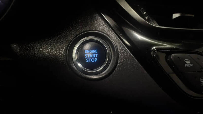 2021 Toyota C-HR XLE