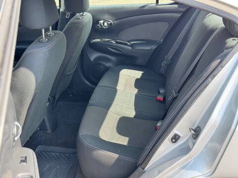 2016 Nissan Versa 1.6 SV