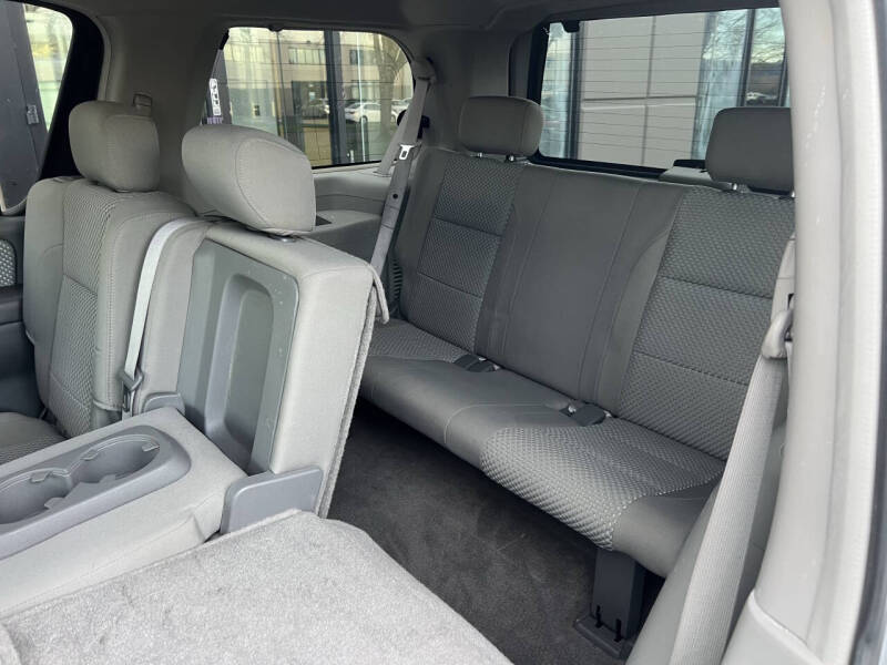 2004 Nissan Armada SE